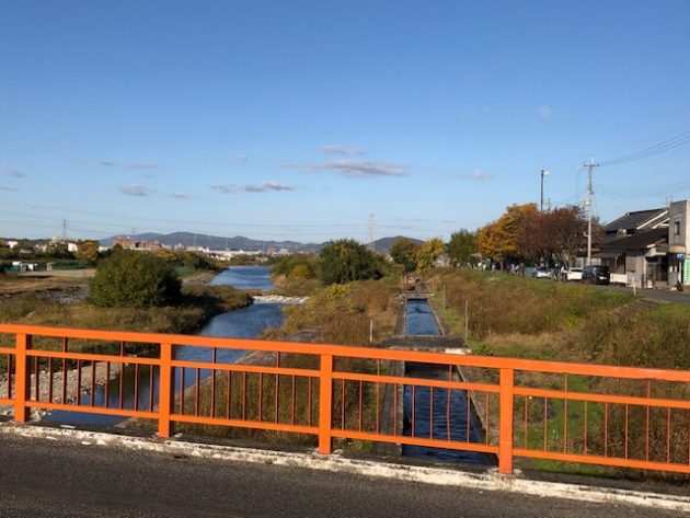 石川に架かる赤い橋「高橋」