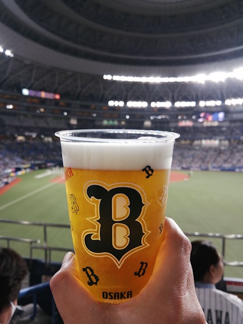 京セラドーム一塁側で飲むビールはやはりこれ